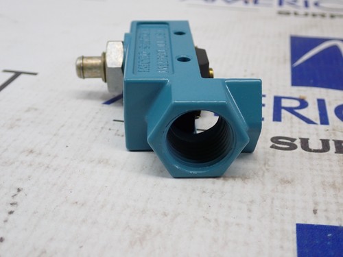 Micro Switch Honeywell BZE6-2RQ 15A-125,250,or 480VAC 2A-600V - Picture 14 of 17