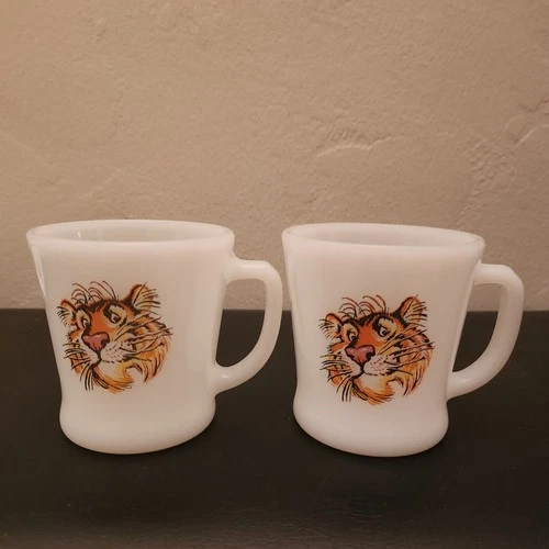 Set of 2 Vintage Anchor Hocking Fire King ESSO TONY THE TIGER Milk Glass Mug