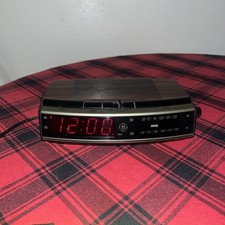 Rare Vintage General Electric Mo. 7-4619A Digital Alarm Clock AM/FM Radio Tested