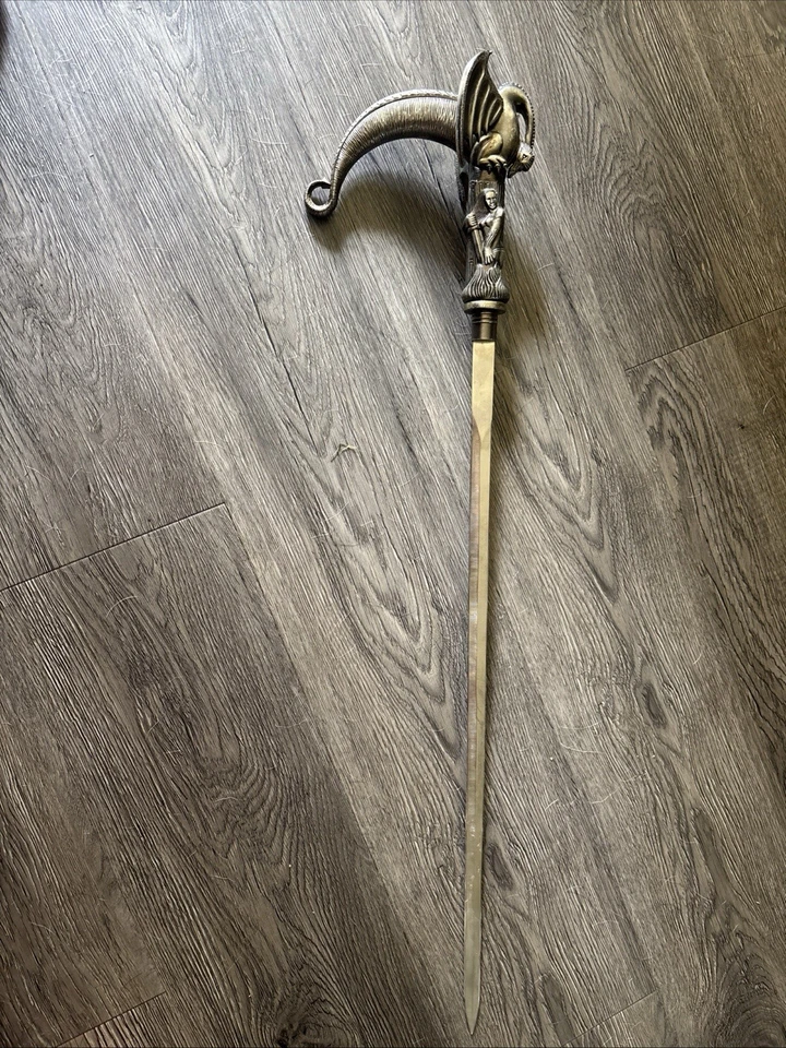 Espada de lata única antigua Foto 3 de 4