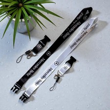 Mercedes-Benz Schl&uuml;sselband Lanyard Schwarz Wei&szlig; Ausweishalter Karabiner Premium