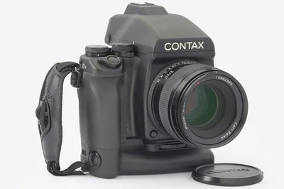 Appareil photo argentique moyen format Contax 645 avec Planar T* 2/80 mm - Photo 1/4