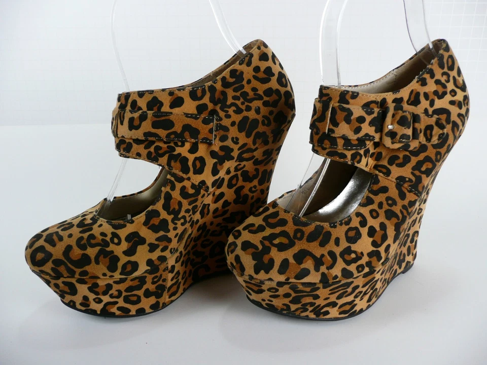 Women's Platform Wedge Size 5.5 Heels Shoes Cheetah Leopard Print Buckle - Image 4 of 4