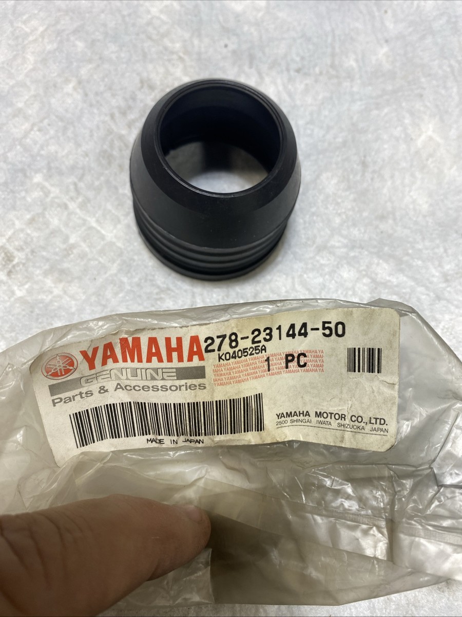 NOS Yamaha 1970-72 R5 350 DS7 250 New OEM Fork Dust Cover (1) 278