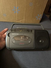 VTG Soundesign Small AM / FM Portable Radio Cassette Player Model # 4615 MCL