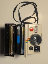 Polaroid 1000 Land Camera - Classic 1970s Instant Photography Icon
