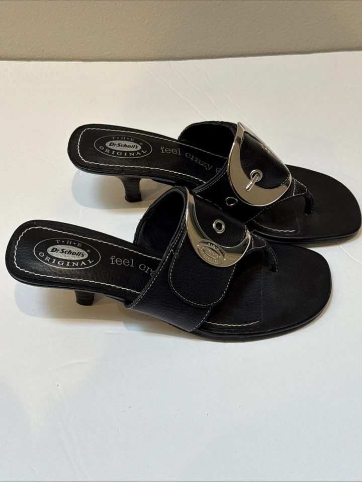 Sandalias Dr Scholls Talla 7M Zodiaco Cuero Negro Tanga Gatito Tacón Hebilla Plateada Foto 3 de 4