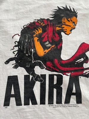Vintage 1988 AKIRA Fashion Victim T-shirt on 90s Tultex Tag Size L