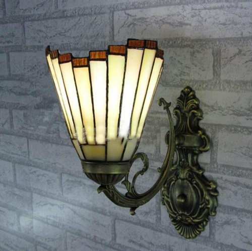 Tiffany Style Stained Glass Sconce Wall Lamp Vintage light Single Light Fitting - Picture 2 of 3