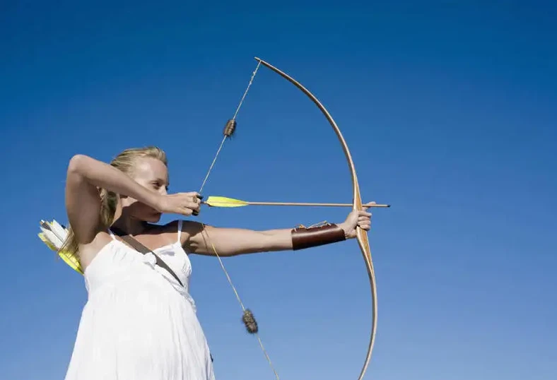 15LB Handmade Traditional Recurve Bow Juvenile Archer Outdoor Archery Practice - Image 3 of 4