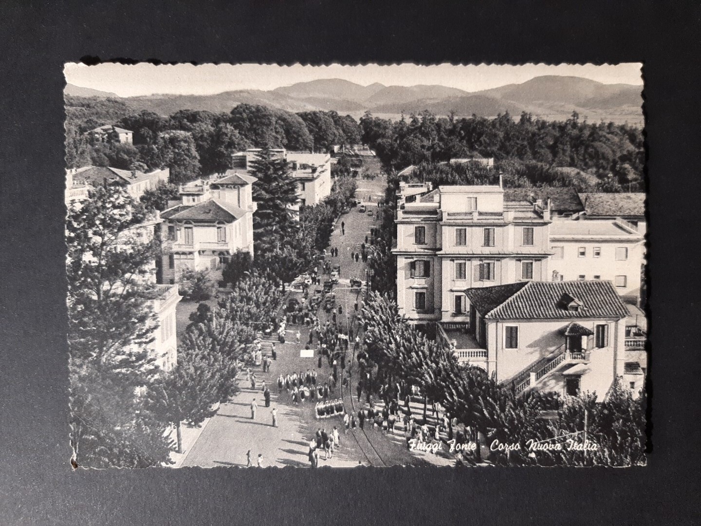 Foto 1 di 3
