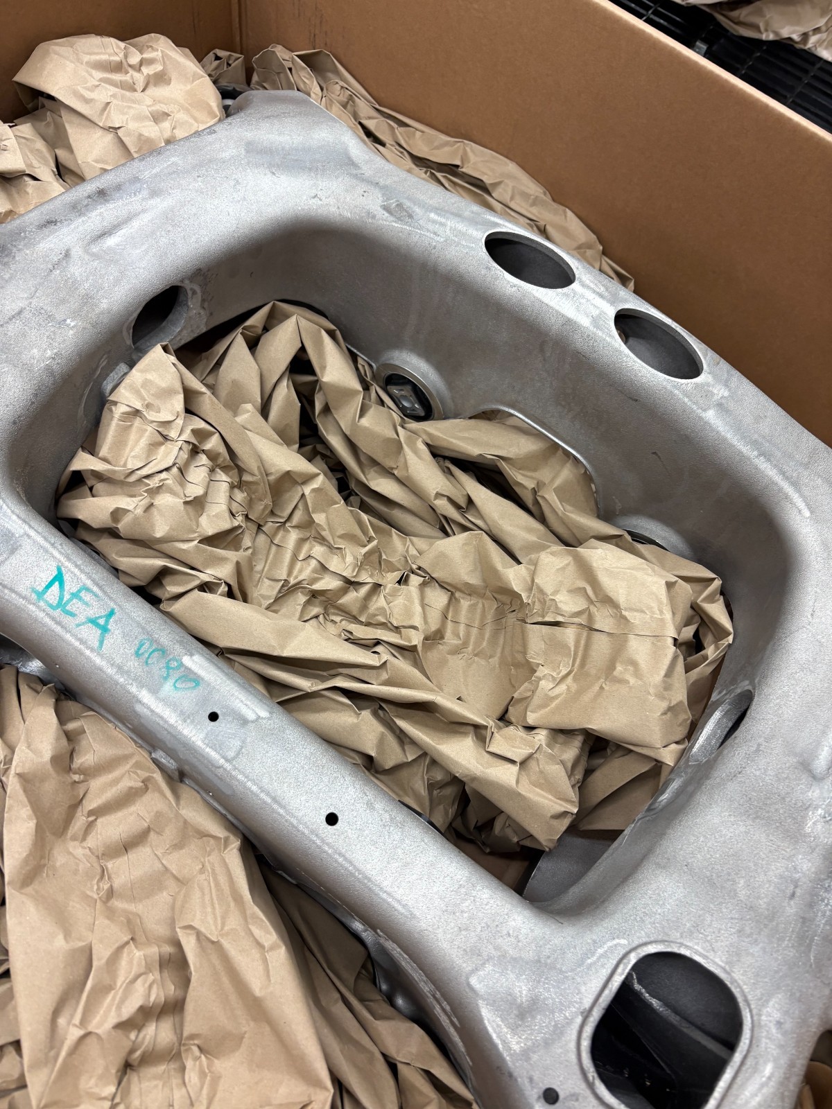 NEW (2021-2022) ASTON MARTIN DBX (NON 707)  REAR SUBFRAME ASSY MY83-5R003-AA