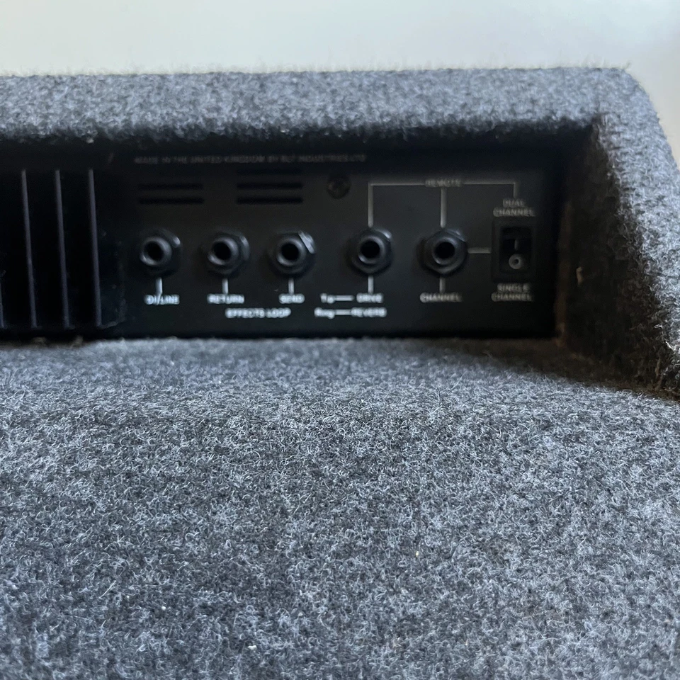 Laney EA-65 Acoustic Guitar / Electric Guitar 2 in 1 Amplifier 12" spkr - Image 4 of 4