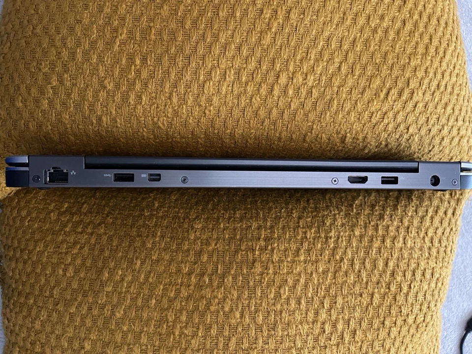 Laptop Dell Latitude E7440 Intel i5-4310U @2,0 GHz 4 GB de RAM sin disco duro Foto 4 de 4