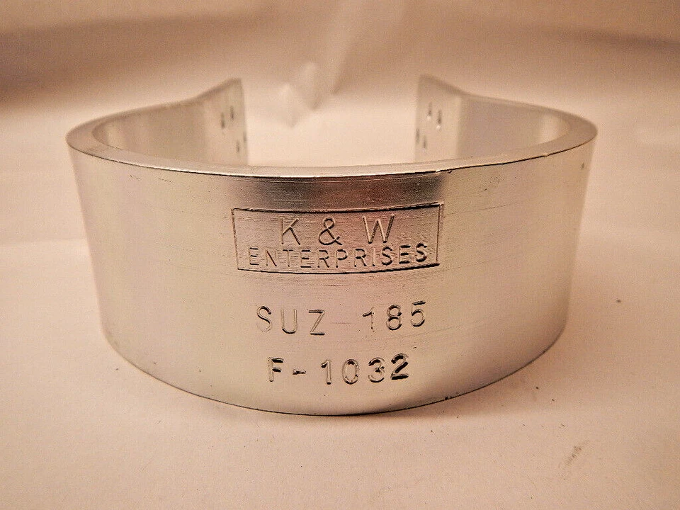 Soporte guardabarros horquilla delantera para Suzuki TS185 1971-1979 K&W Enterprises F-1032 TS 185 NUEVO DE STOCK Foto 2 de 4