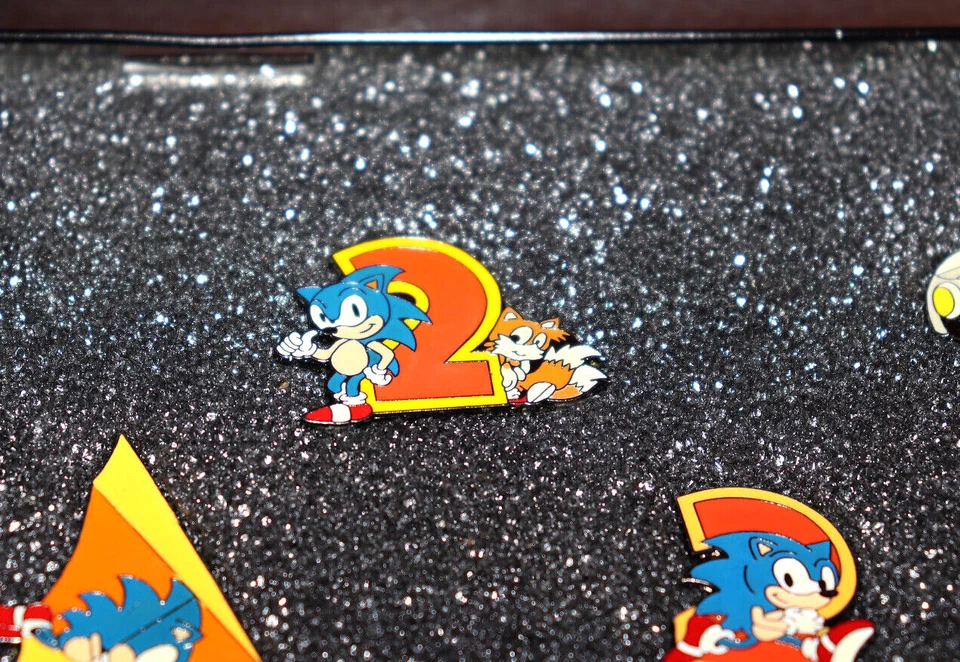 1992 Sonic 2 the Hedgehog Sega Genesis Extremely Rare Promo Pin Set in Tin Case - Image 4 of 4