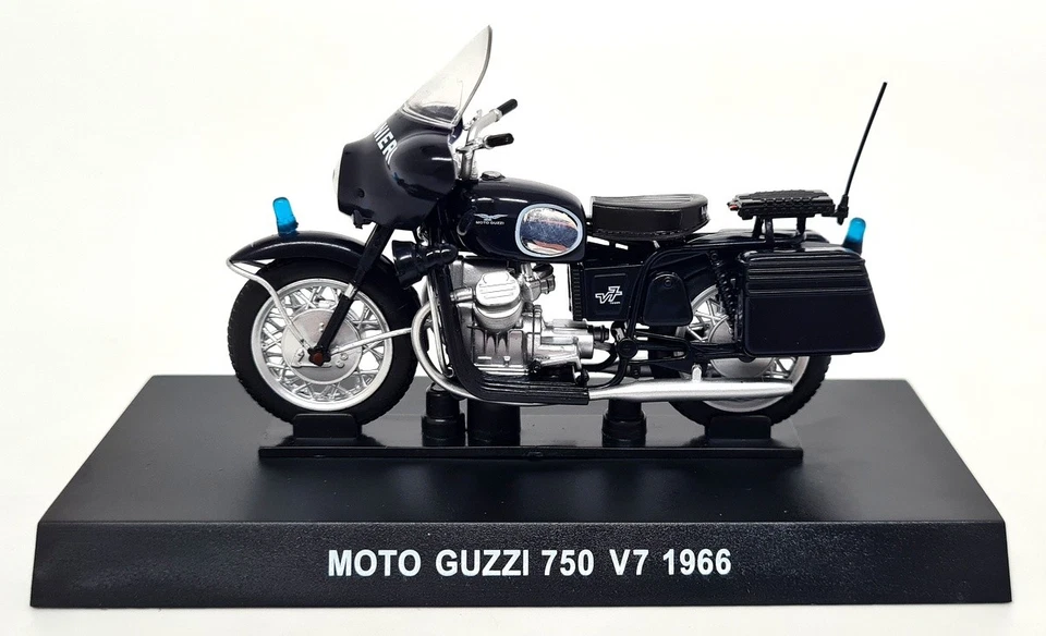 G&P 1/24 Moto Guzzi 750 V7 1966 Carabinieri + Plinth 9CM Model Motorbike - Image 2 of 4