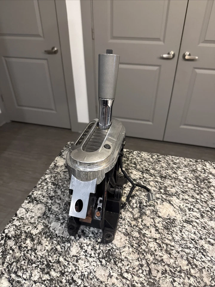 2004-2008 Ford F150 Truck AUTOMATIC Center FLOOR GEAR SHIFTER ASSEMBLY (5) - Image 4 of 4