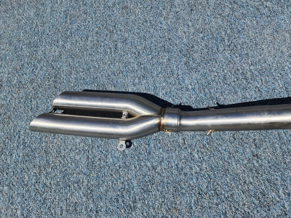 Silenciador de escape Danmoto Slip-on usado acero inoxidable doble punta Foto 3 de 4