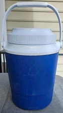 Rubbermaid Gott Model 1504 Insulated/Thermal 1 Gallon Water Cooler Jug Blue Vint