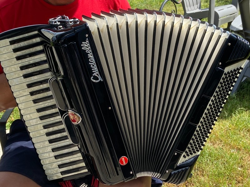 CRUCIANELLI ACCORDION 120 BASS ACCORDION GREAT CONDITION