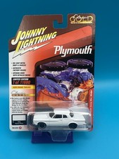Johnny Lightning Classic Gold 1962 Plymouth Savoy Max Wedge Alpine White B5
