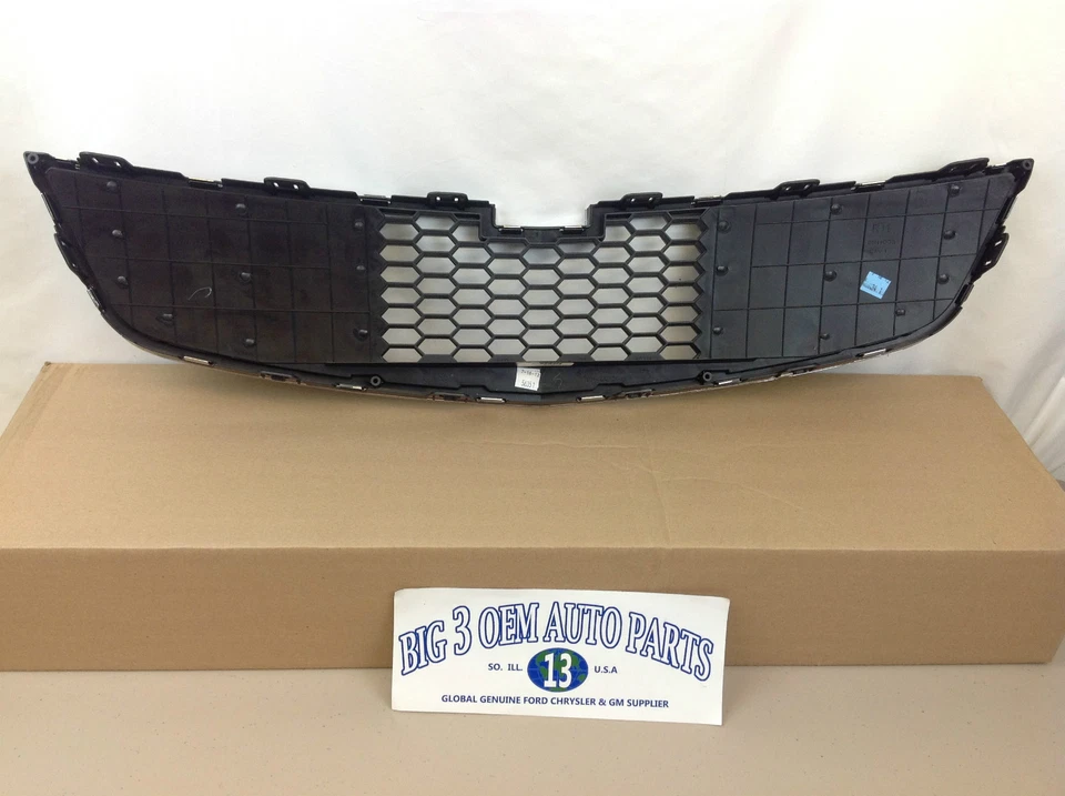2011-2014 Chevrolet Cruze para-choque dianteiro grade superior preta nova fabricante de equipamento original 95225614 - Imagem 2 de 3