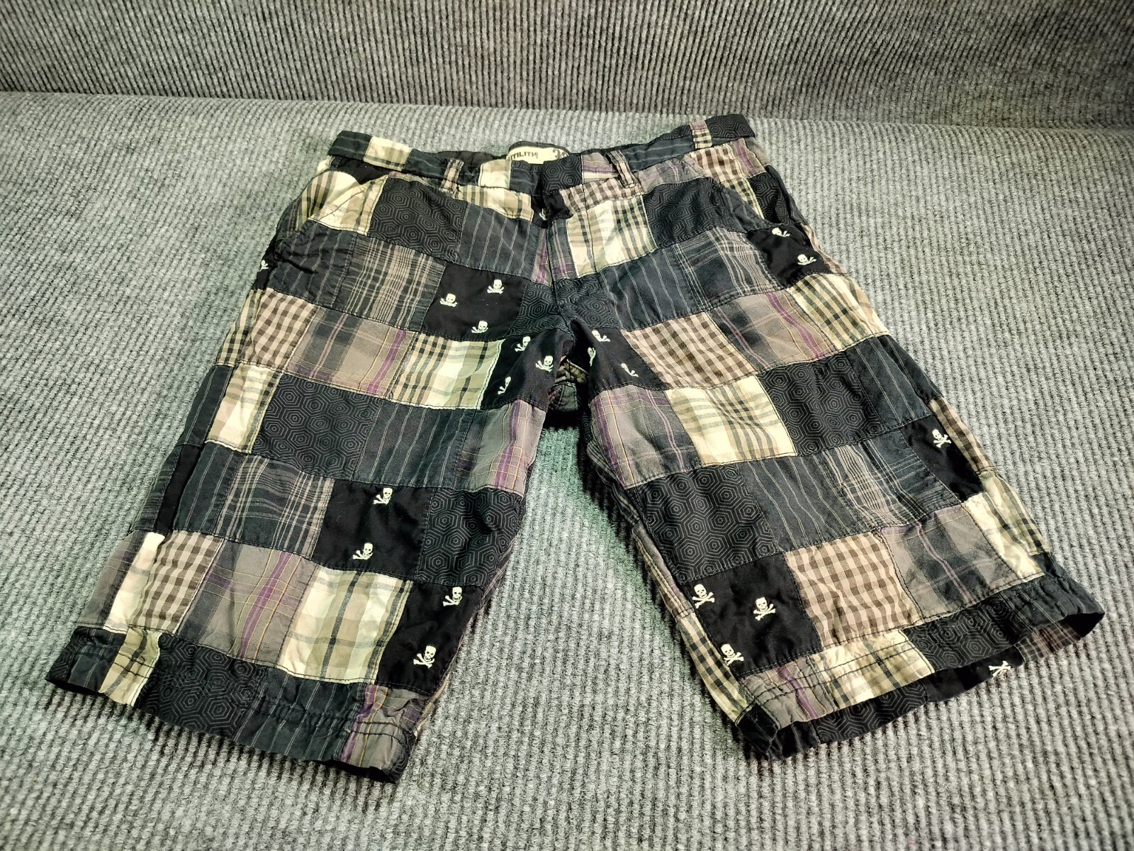 Utilith Men's Skull Crossbones Patchwork Shorts 3… - image 8