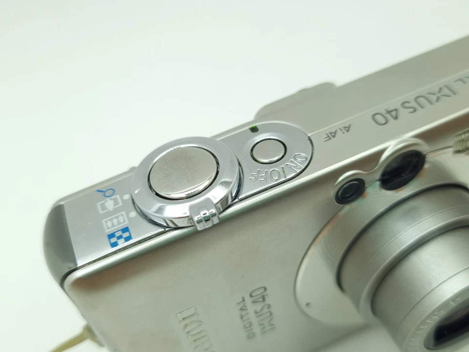 Canon PowerShot SD300 IXUS 40 4.0MP Digital ELPH Digital Camera SD Card Battery - Image 4 of 4