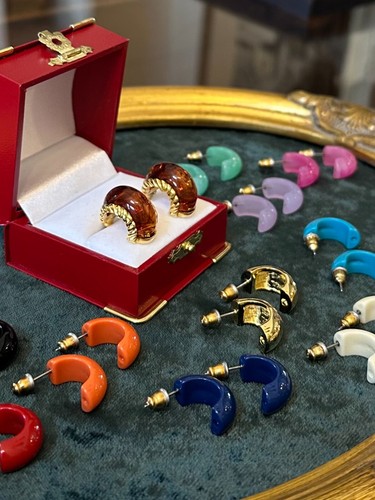 11 Vintage 1990s KJL Kenneth Jay Lane Gold Tone Multicolor Interchangeable Hoops - Picture 3 of 8