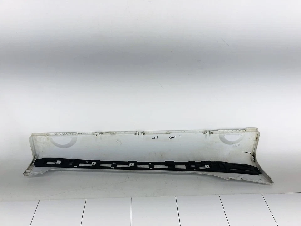 13-15 SMART FORTWO SAIA BALANCIM INFERIOR LATERAL ESQUERDA MOLDAGEM CRISTAL BRANCO FABRICANTE DE EQUIPAMENTO ORIGINAL - Imagem 4 de 4