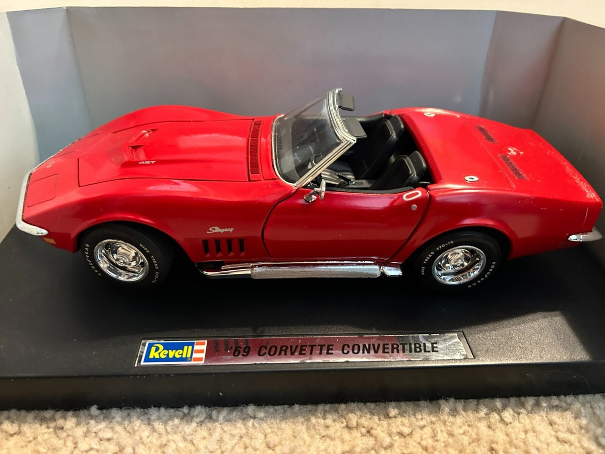 Revell 1:18 DIE-CAST MODEL コンバーチブル アメリカ Revell 1969 Corvette Convertible 1:18 scale DieCast Car In