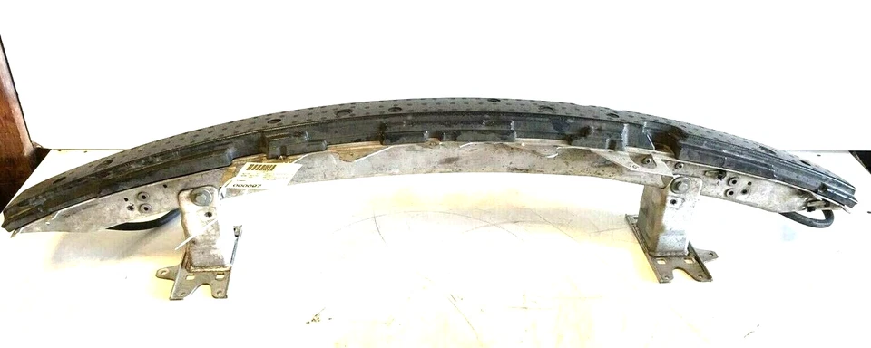 Barra de impacto de refuerzo de parachoques delantero BMW 745i 2002-2005 usada Foto 2 de 4