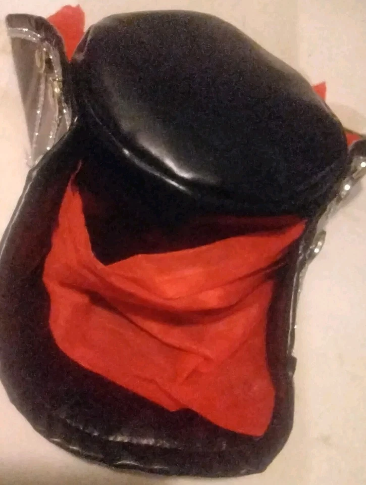 Sombrero Pirata Starline Rogue Adulto Mujer Brillante Imitación Cuero Negro y Rojo Seda OS Foto 4 de 4