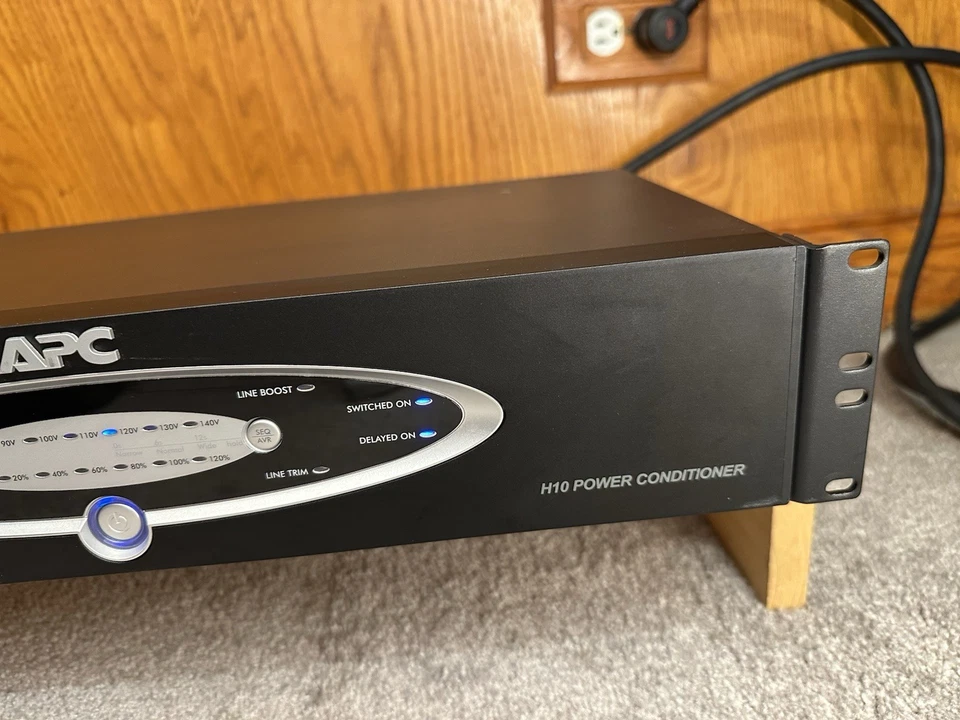 APC H10 Power Conditioner 12 Outlet Surge Protector AV Rack Mount W/ Power Cable - Image 4 of 4