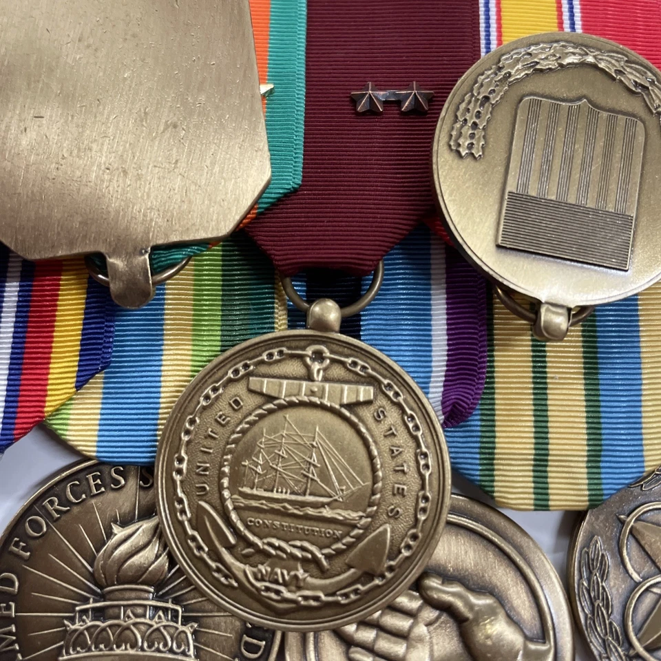 Medallas y cintas de barra de medallas de 8 lugares de la Marina de los Estados Unidos y USMC Foto 4 de 4