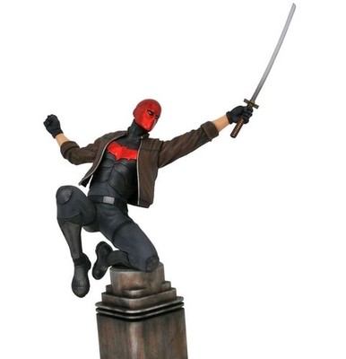 DC Gallery Red Hood PVC Statue Diamond Select Toys Jason Todd Batman Katana Figu