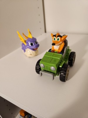 2002 SPYRO THE DRAGON And Crash Bandicoot Taco Bell Kids Meal Toys