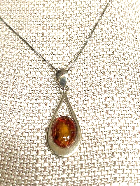 925 Sterling Silver And Amber Pendant Necklace