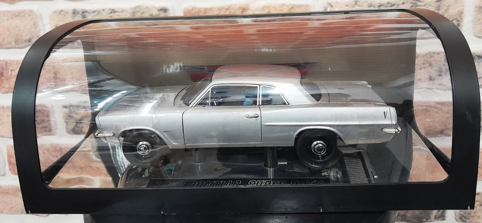 Pontiac Super Duty Tempest 1963 – Highway 61 - Scala 1:18 - Immagine 3 di 4