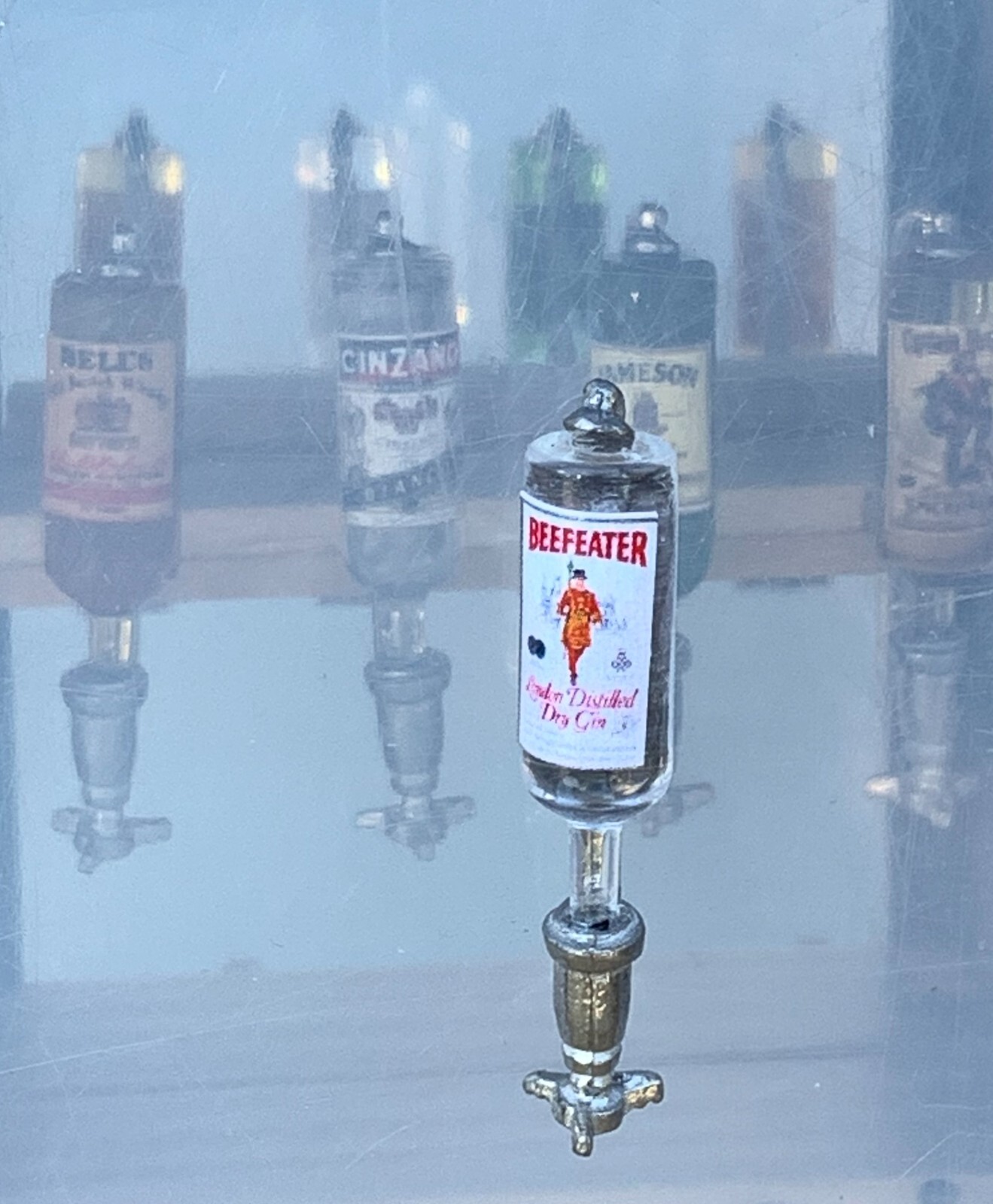 Casa de Muñecas Beefeater Gin Cristal Botella En Peltre Óptico 1:12 Peso Tumdee