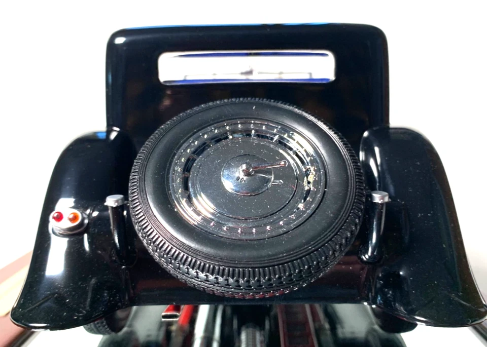 Bauer 1931 Bugatti Royale Coupe de Ville Chassis# 41100 scale 1:12 INV# 4887 - Image 2 of 4