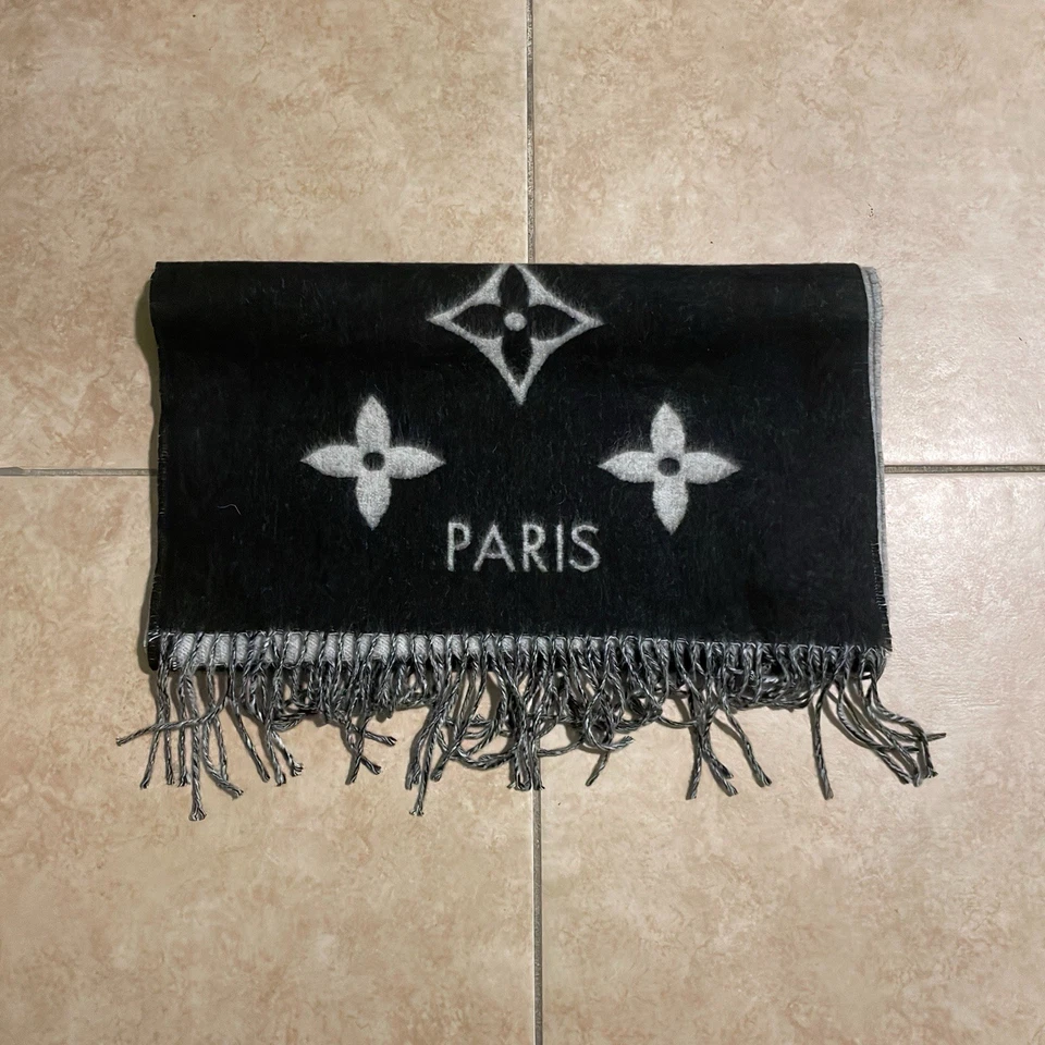 Bufanda negra Louis Vuitton (LV) cachemir Reykjavik de segunda mano Foto 4 de 4