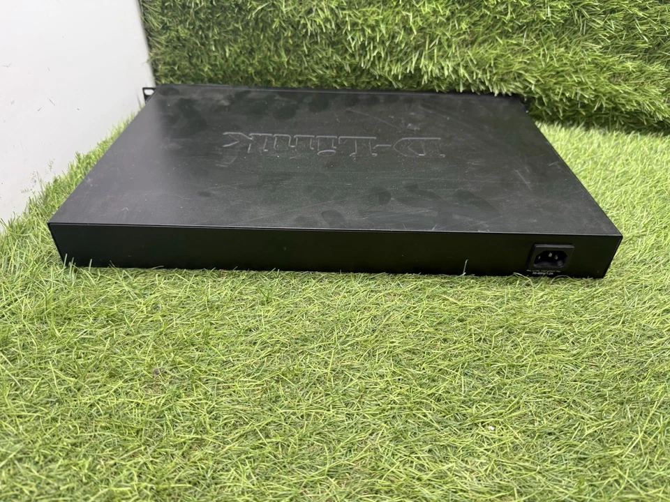 D-Link DES-1252 52 Port Gigabit Web Smart Switch + 2 GBIC Ports with Ears #OR - Image 4 of 4