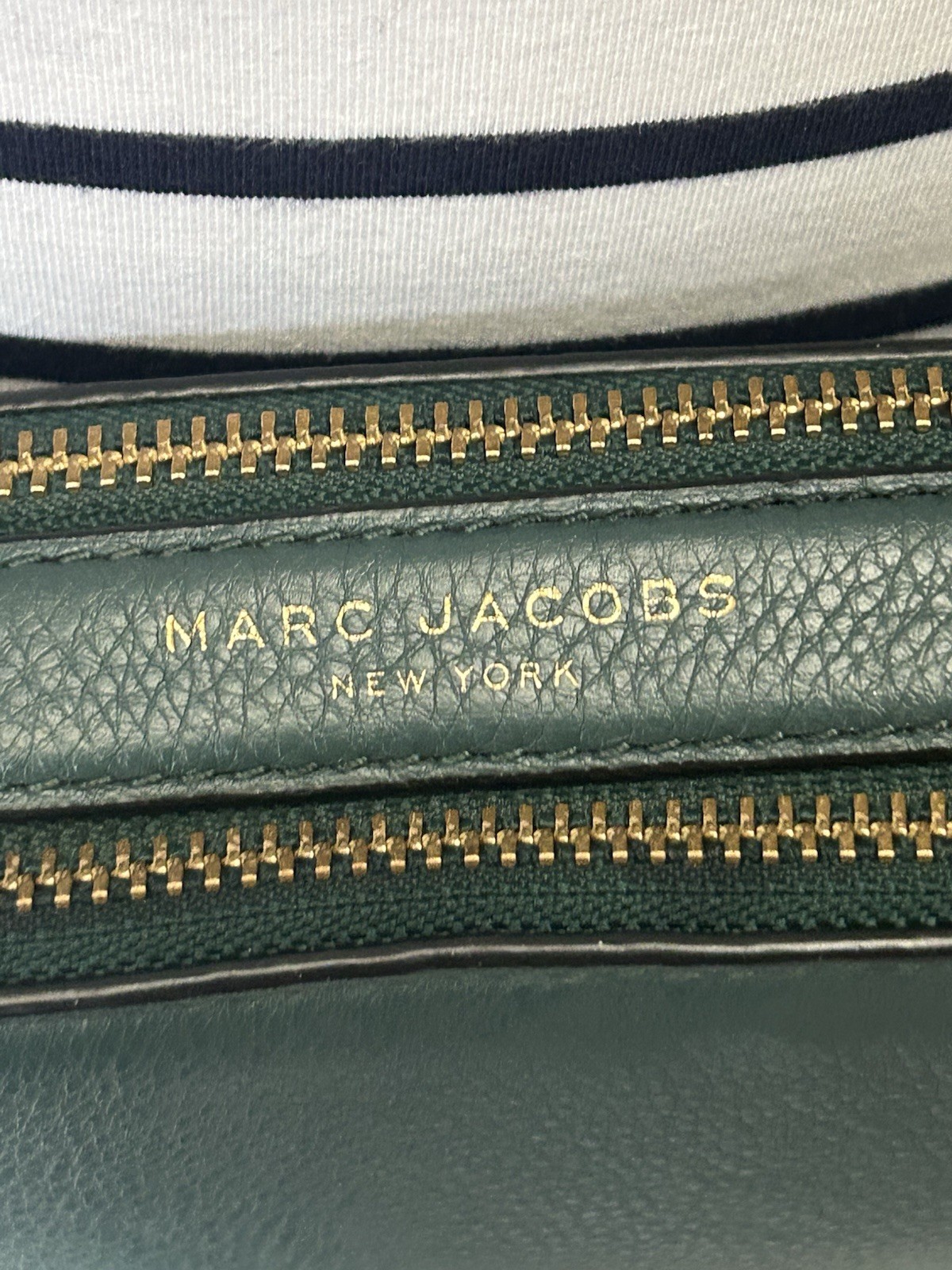 Marc Jacobs Green Pebbled Leather Crossbody Double Zip leather Strap and  Charm image 7