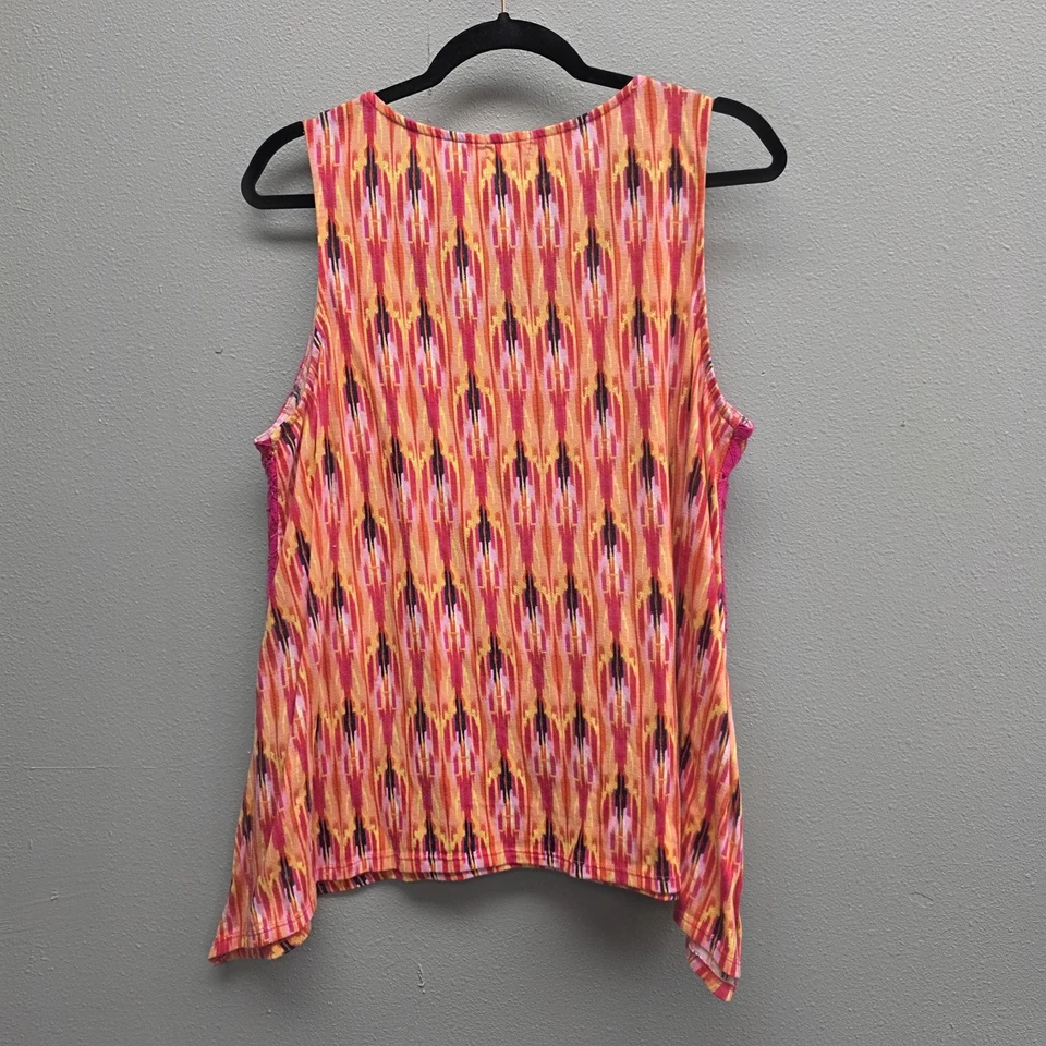 Camisa Madison & Berkeley Para Mujer 2X Rosa Crochet Encaje Superposición Ikat Camiseta sin Mangas Boho Foto 4 de 4