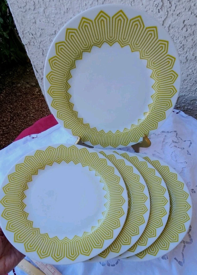 JONATHAN ADLER 5 PLATOS DE CENA HAPPY CHIC 10.75"RD. COLOR VERDE OLIVA Foto 3 de 4