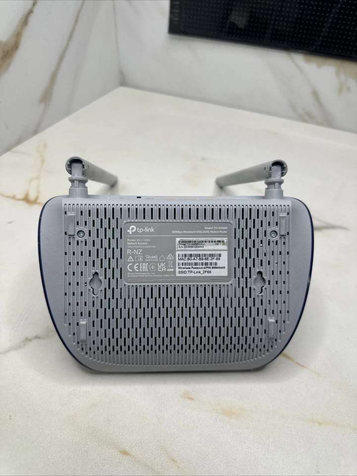 TP-LINK TD-W9970 300 Mbps 4 Port 100 MBPS VDSL/ADSL NBN Ready Wireless Router - image 4 of 4