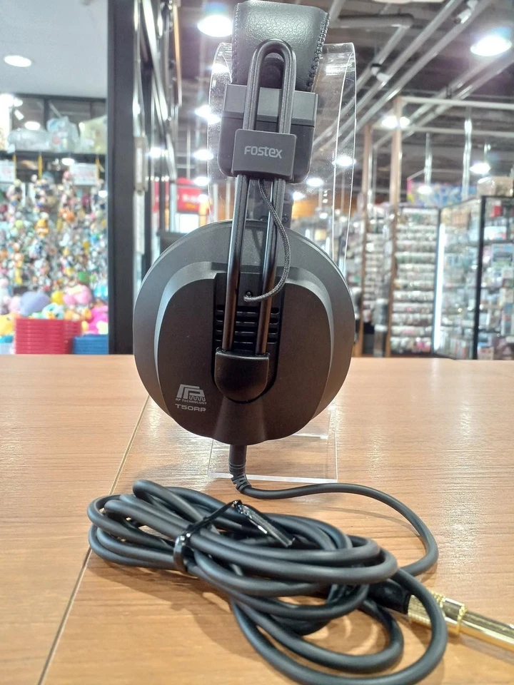Auriculares magnéticos planos semiabiertos Fostex T50RP MK4 modelo 2024 330 g Foto 2 de 4