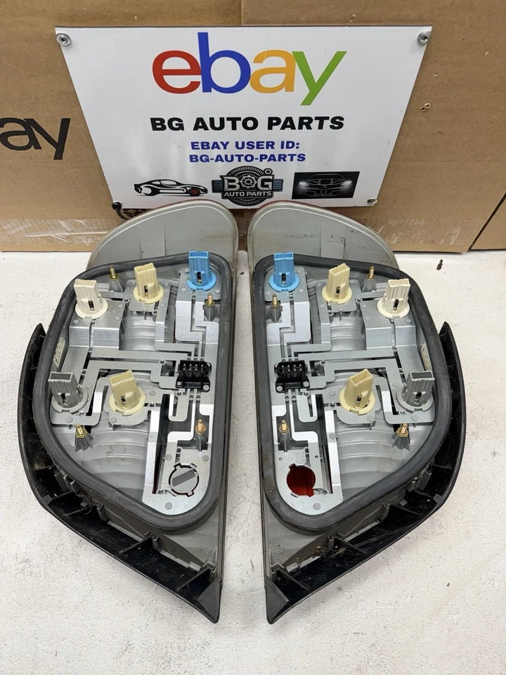 1995-2001 BMW E38 740i 740iL 750iL Rear Tail Light Set Left & Right OEM Genuine - Image 2 of 4